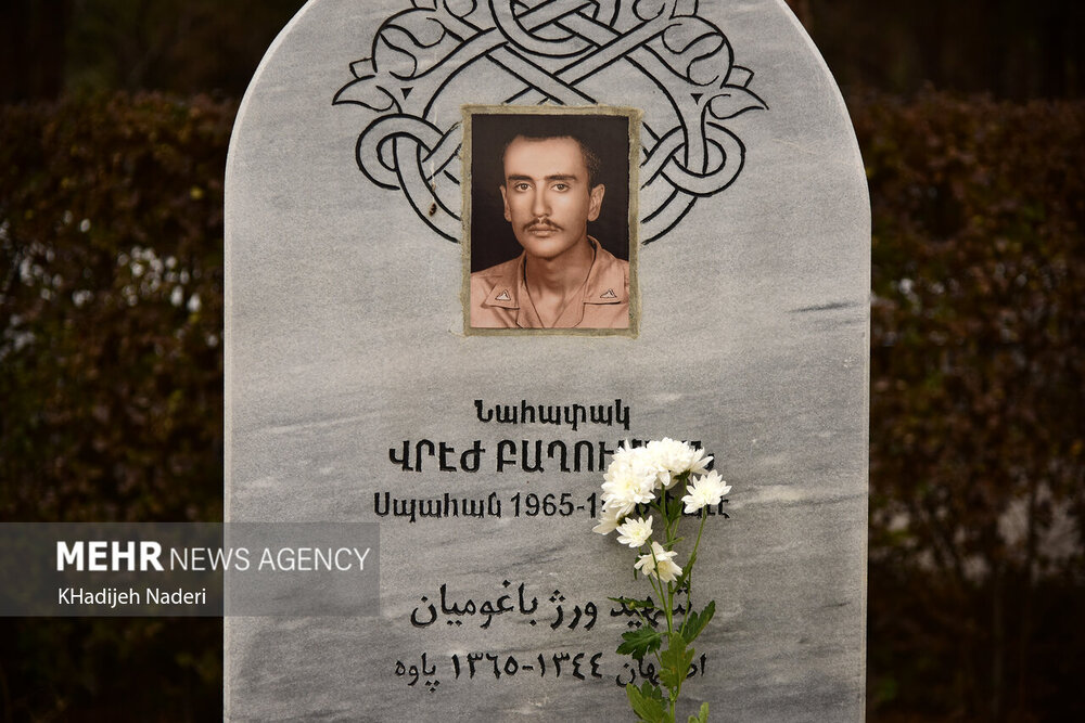 آیین ادای احترام به شهدای ارامنه اصفهان در سال نو میلادی