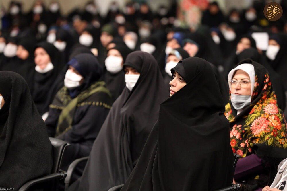 عکس| الهام چرخنده در دیدار امروز بانوان فرهیخته با رهبر انقلاب