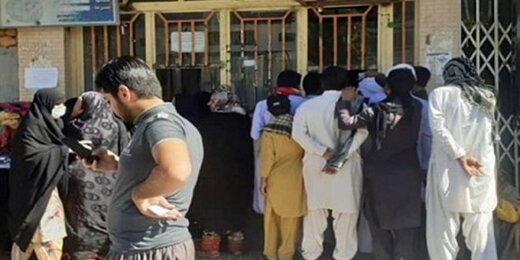 «نگرانی از اعتراضات»، دلیل صف های طولانی«خرید نان» در زاهدان! «نگرانی از اعتراضات»، دلیل صف های طولانی«خرید نان» در زاهدان!