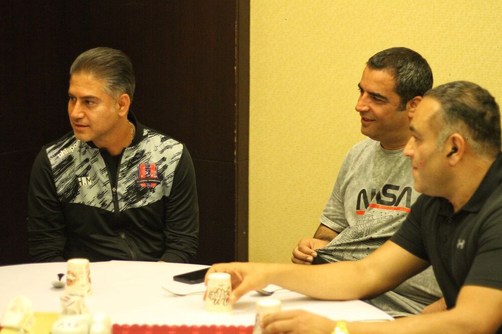 عکس | حضور هنرمندان سینما و تلویزیون در اردوی نساجی