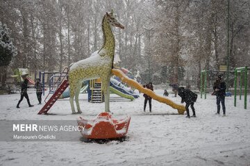 بارش‌ پراکنده باران درتهران/ وزش باد شدید و خیزش گرد و خاک در سطح استان