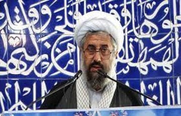 امام جمعه ملایر: با ناهیان از منکر برخورد قهری می‌شود اما با هنجارشکنان در آرامگاه فردوسی، تخت جمشید و حافظیه برخورد نمی‌شود
