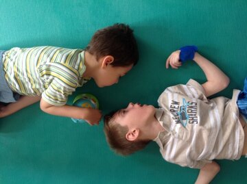 اختلال فلج مغزی؛ از علل تا هزینههای درمان / «۴۰۰۰ کودک مبتلا فقط در شهر تهران داریم»