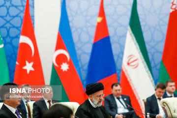 خبير طاجیکي : انضمام إيران لمنظمة شنغهاي رسالة من روسيا والصين إلى امريكا