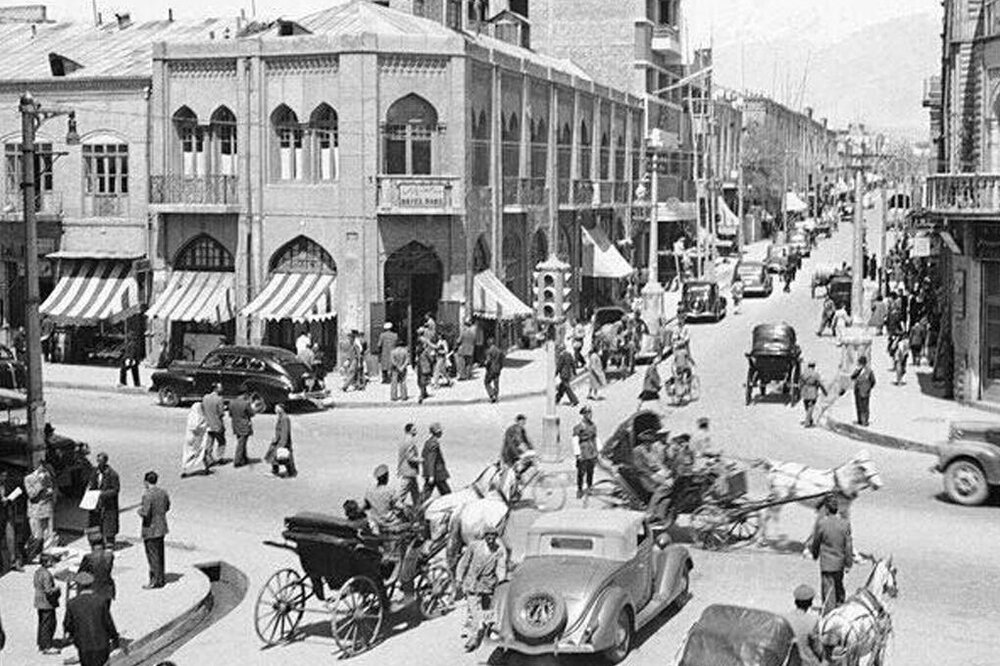 تهران قدیم | تصاویر جالب از میدانی با عمر 90 ساله در تهران/ عکس