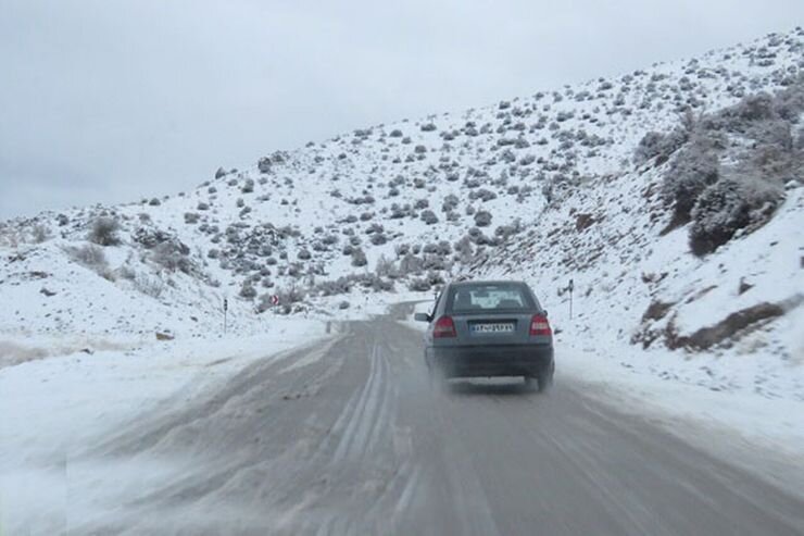 بارش برف و باران در جاده‌های ۱۱ استان/ احتمال مسدود شدن بعضی محورها 
