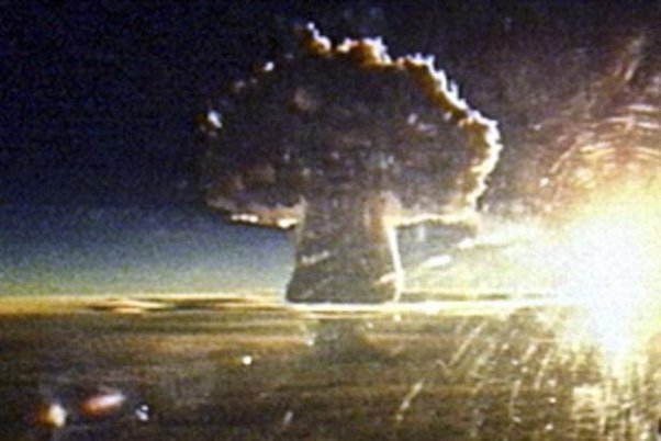 قوی‌ترین انفجار هسته‌ای تاریخ با شاه بمب‌ها / عکس