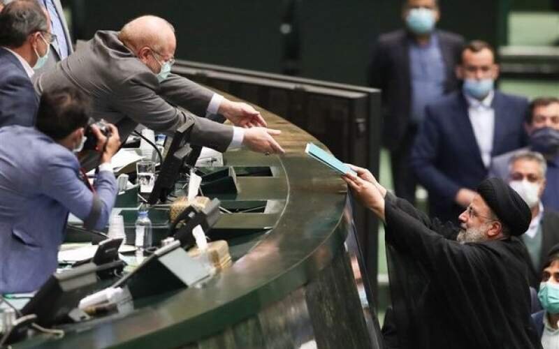 رئیسی در مجلس: نسبت به تورم ناراحت هستیم / از وعده دادهشده به مردم، عقب نیستیم / دولت قبل ۵۹/۳ درصد تورم تحویل داد، امروز ۱۹ درصد کاهش تورم داشتیم