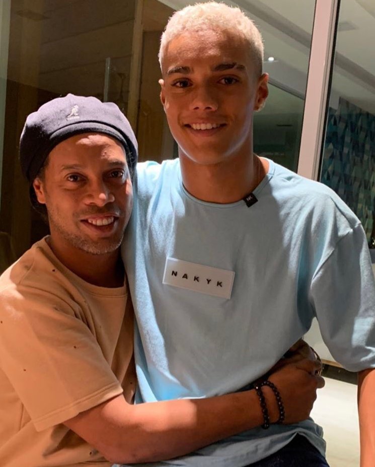 عکس| بازگشت رونالدینیو به بارسلونا