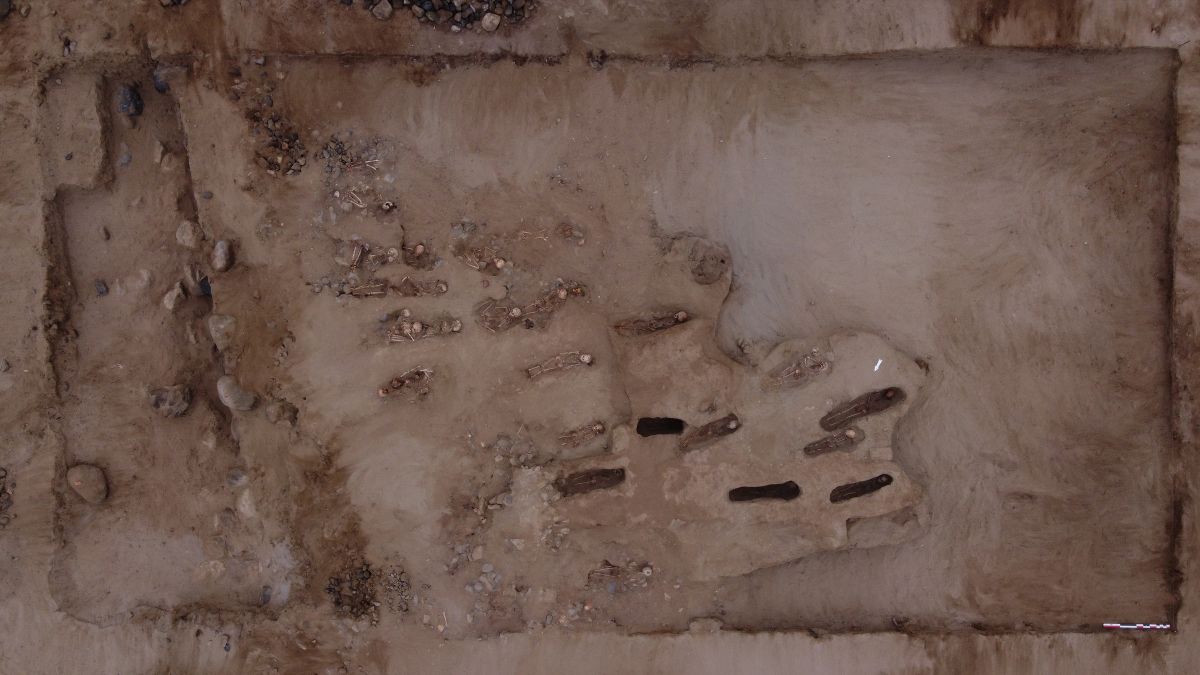 کشف جسد 76 کودک با قلب‌های کنده شده در یک حفاری