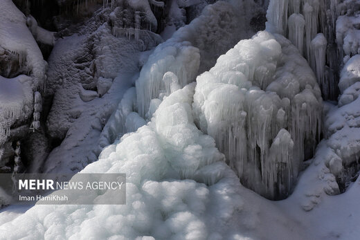 منجمد شدن آبشار گنجنامه همدان