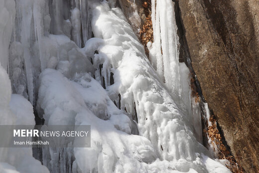 منجمد شدن آبشار گنجنامه همدان