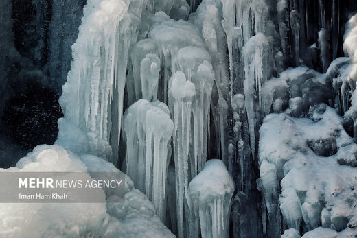 منجمد شدن آبشار گنجنامه همدان