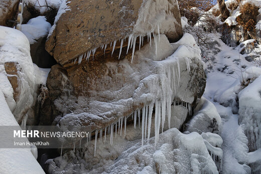 منجمد شدن آبشار گنجنامه همدان