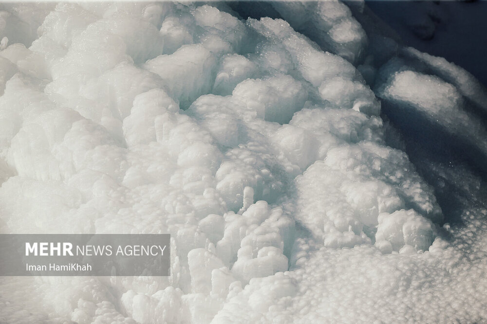 منجمد شدن آبشار گنج‌نامه همدان