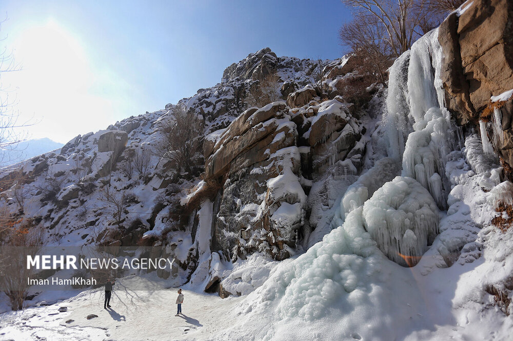 منجمد شدن آبشار گنج‌نامه همدان