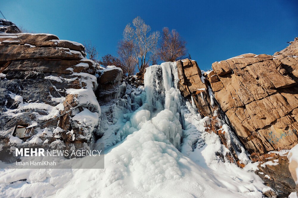 منجمد شدن آبشار گنج‌نامه همدان