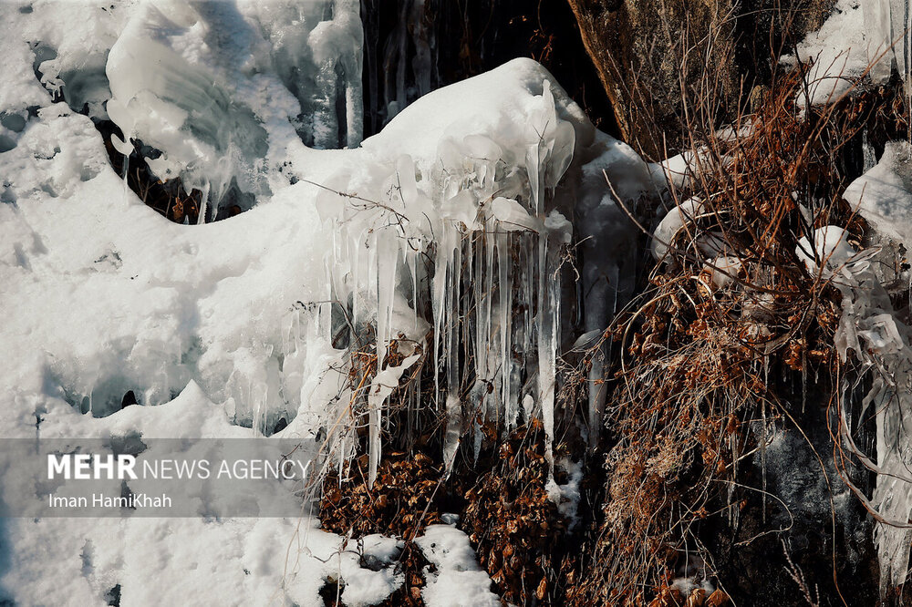 منجمد شدن آبشار گنج‌نامه همدان