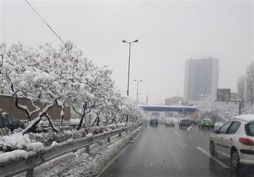 برف و باران در راه‌های ۱۰ استان کشور/ تردد روان در جاده‌ها و انسداد ۱۲ محور