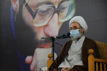 امام جمعه رشت: زنانی که آرایش و کشف حجاب می‌کنند، مظهر «شیطان» شده‌اند / بانوان فعال دینی، گله نکنند /  بانوان، «خانه‌داری» را در اولویت قرار دهند 