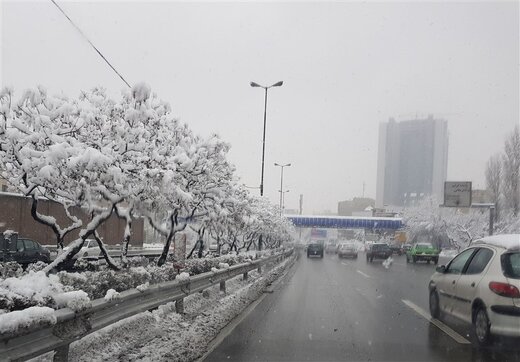 برف و باران در راههای 10 استان کشور / تردد روان در جادهها و انسداد 12 محور