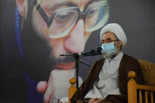 نماینده ولی فقیه در گیلان: کاری که امروز «رهبر انقلاب» برای کشور می‌کند، «پیامبر» در زمان خود انجام می‌داد