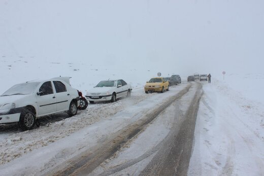 آخرین وضعیت جوی و ترافیکی جاده‌ها/برف و باران در جاده‌های ۱۸ استان و انسداد ۱۱ مسیر