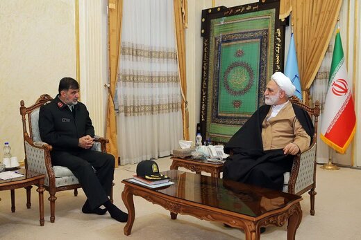 توصیه های اژهای به سردار رادان درباره نحوه «برخورد نیروهای فراجا با مردم»  توصیه های اژهای به سردار رادان درباره نحوه «برخورد نیروهای فراجا با مردم»