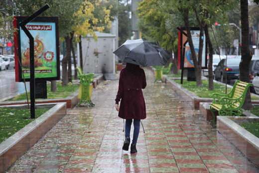 بارش باران در ۱۱ استان/ احتمال آبگرفتگی معابر