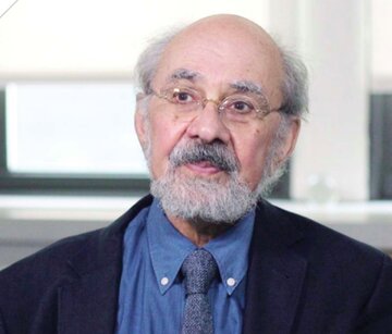 در تاریخ‌نگاری یرواند آبراهمیان سوگیری وجود دارد