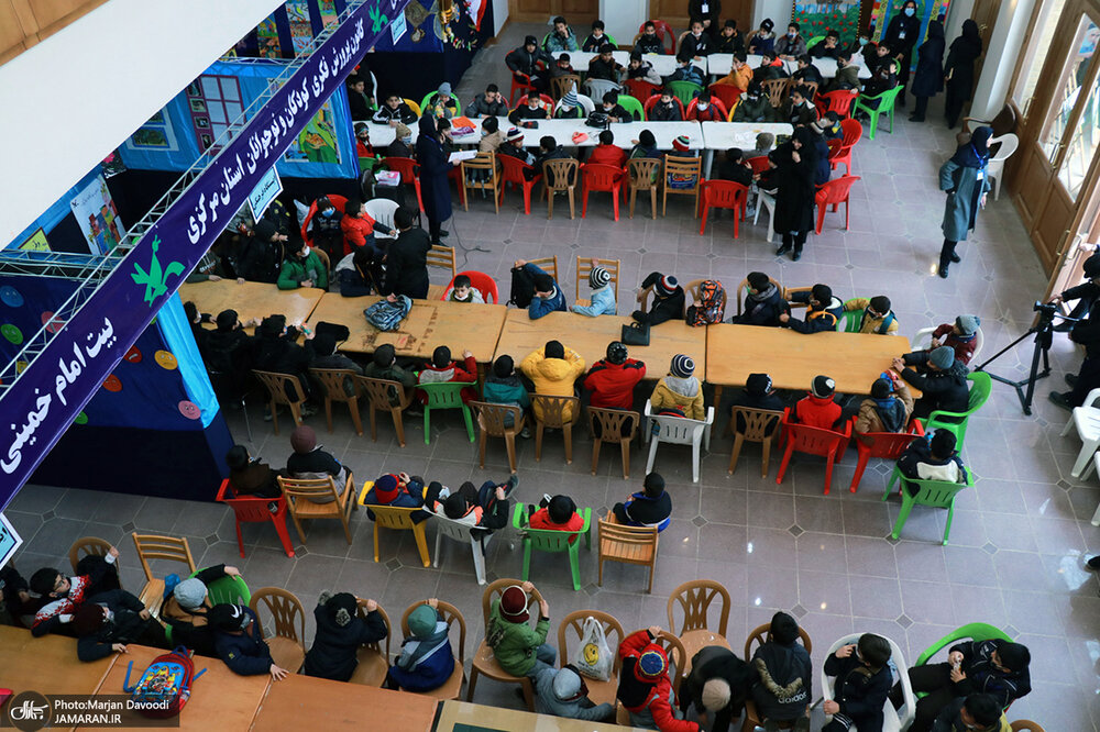 ششمین روز هفته فرهنگی «بر آستان آفتاب» / بیت امام کانون حضور ادبا و شاعران