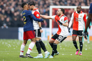 عکس| کاپیتان ایران را به قصد کشت زدند! عکس| کاپیتان ایران را به قصد کشت زدند!