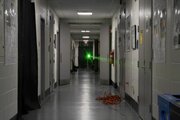 فیزیکدانان رکورد شلیک لیزر را در راهرو دانشگاه شکستند