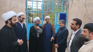بازدید شهردار و اعضای شورای شهر اندیمشک از مدرسه علمیه امام صادق (ع)