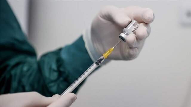 - فرمانده دانشگاه علوم پزشکی بقیه‌الله: ۲ میلیون دوز واکسن "نورا" در انبار مانده است