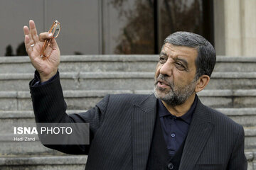 ضرغامی: بگذارید سکوت کنم و رفاقت من و جبلی را به هم نزنید ضرغامی: بگذارید سکوت کنم و رفاقت من و جبلی را به هم نزنید