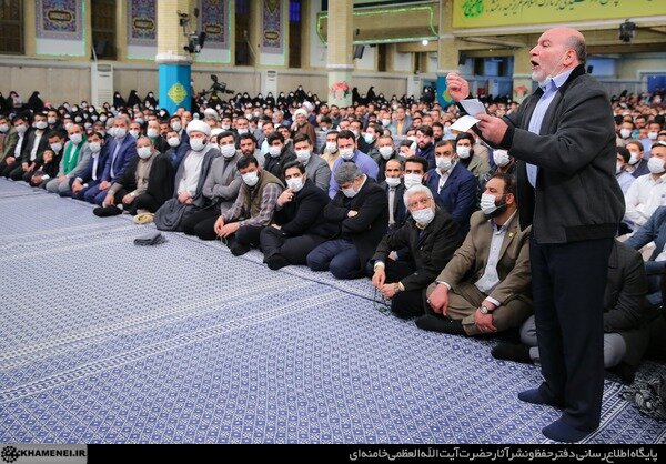 تملق گویی و چاپلوسی ممنوع/ مرور سه دهه انتقاد رهبرانقلاب به خواص