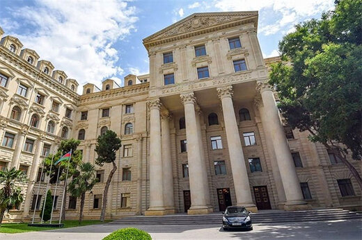 ببینید | ویدیویی تازه از لحظه ورود مهاجم به سفارت آذربایجان از نمای دوربین خیابان