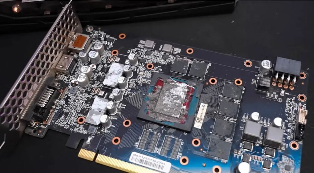 فلز مایع چه بلایی سر کارت گرافیک میآورد؟ / عکس