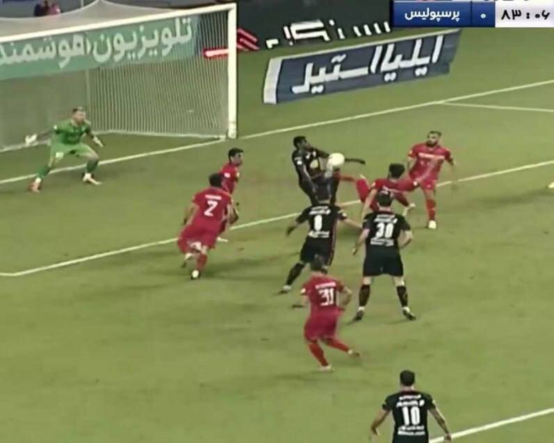 عکس | صحنه جنجالی هفته؛ روی دیاباته پنالتی شد؟!