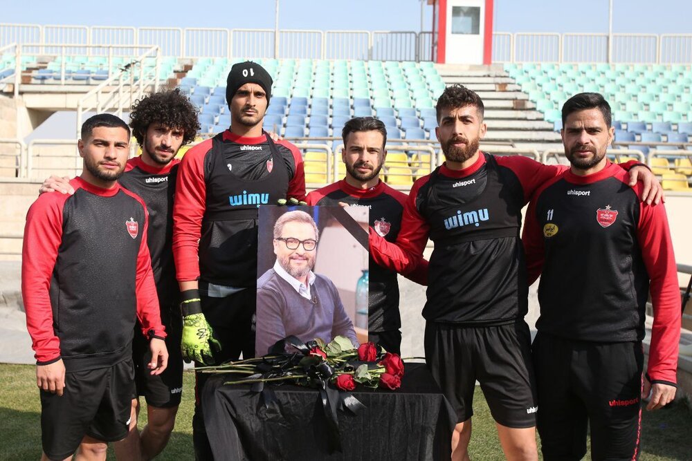 عکس | ادای احترام پرسپولیسیها به مهرداد میناوند