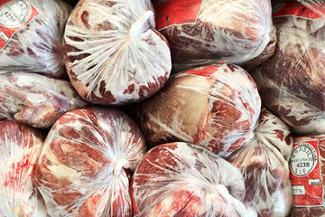 توزیع کامیونی گوشت منجمد در تهران / عرضه گوشت گرم تنظیم بازار با قیمت جدید