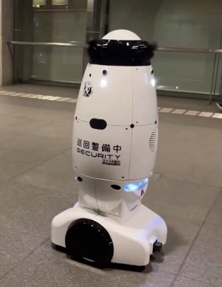 دخالت ربات نگهبان عجیب ژاپنی در کار نیروهای امنیتی