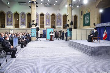 دیدار کارآفرینان، تولیدکنندگان و دانش بنیان‌ها با رهبر انقلاب