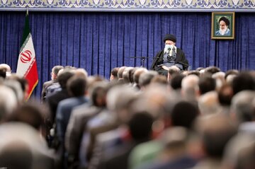 دیدار کارآفرینان، تولیدکنندگان و دانش بنیان‌ها با رهبر انقلاب