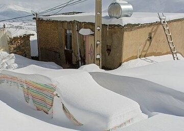 راه ارتباطی ۳۰۰ روستای الیگودرز مسدود شد 