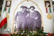 تصاویر | عکس جالب خبرگزاری فارس از مراسم ورود تاریخی امام خمینی (ره)؛ استقبال مهماندارهای زن