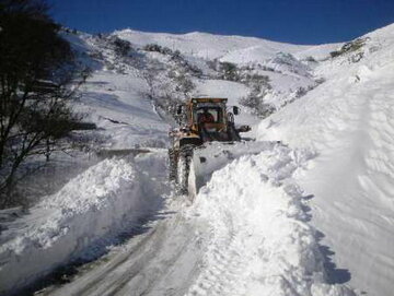 انسداد راه ارتباطی بیش از۷۳۰ روستای لرستان بر اثر بارش برف