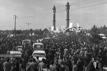 روز شمار انقلاب؛ امام آمد