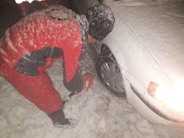 امدادرسانی هلال‌احمر به ۵۴۰نفر در برف و کولاک آوج